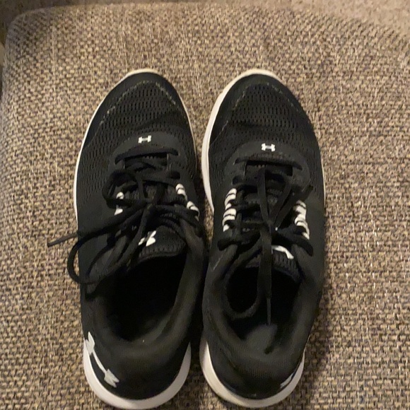 Black Under Armour Shoes - Picture 2 of 2